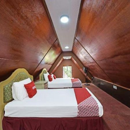 Oyo 90642 Twin Mutiara Chalet & Homestay Jeli Bagian luar foto