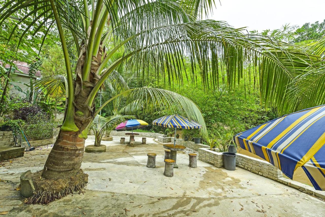 Oyo 90642 Twin Mutiara Chalet & Homestay Jeli Bagian luar foto