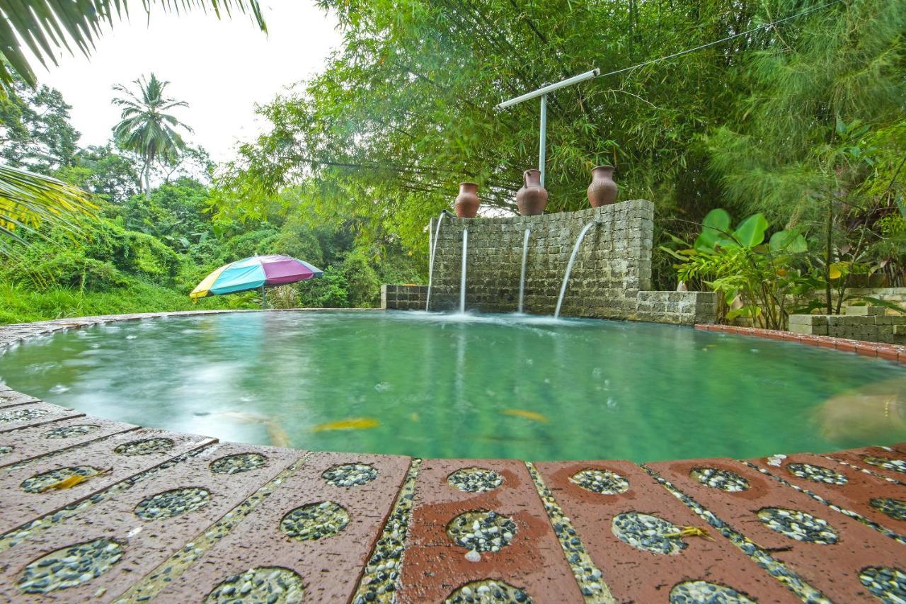 Oyo 90642 Twin Mutiara Chalet & Homestay Jeli Bagian luar foto