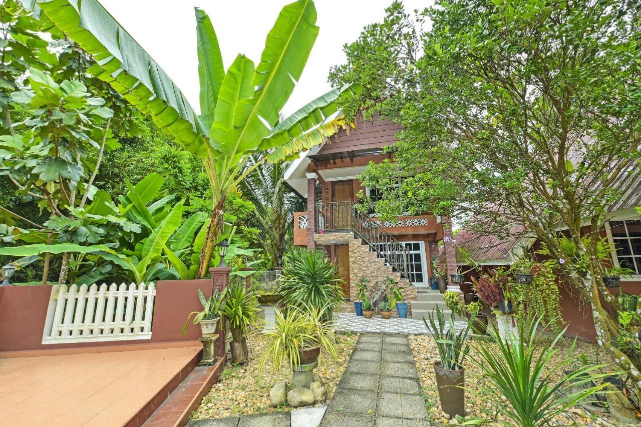 Oyo 90642 Twin Mutiara Chalet & Homestay Jeli Bagian luar foto