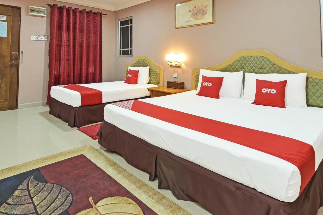 Oyo 90642 Twin Mutiara Chalet & Homestay Jeli Bagian luar foto