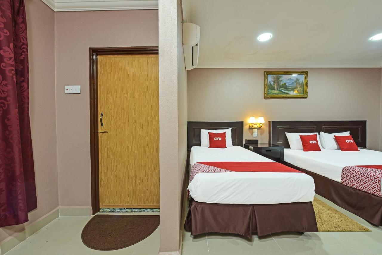 Oyo 90642 Twin Mutiara Chalet & Homestay Jeli Bagian luar foto