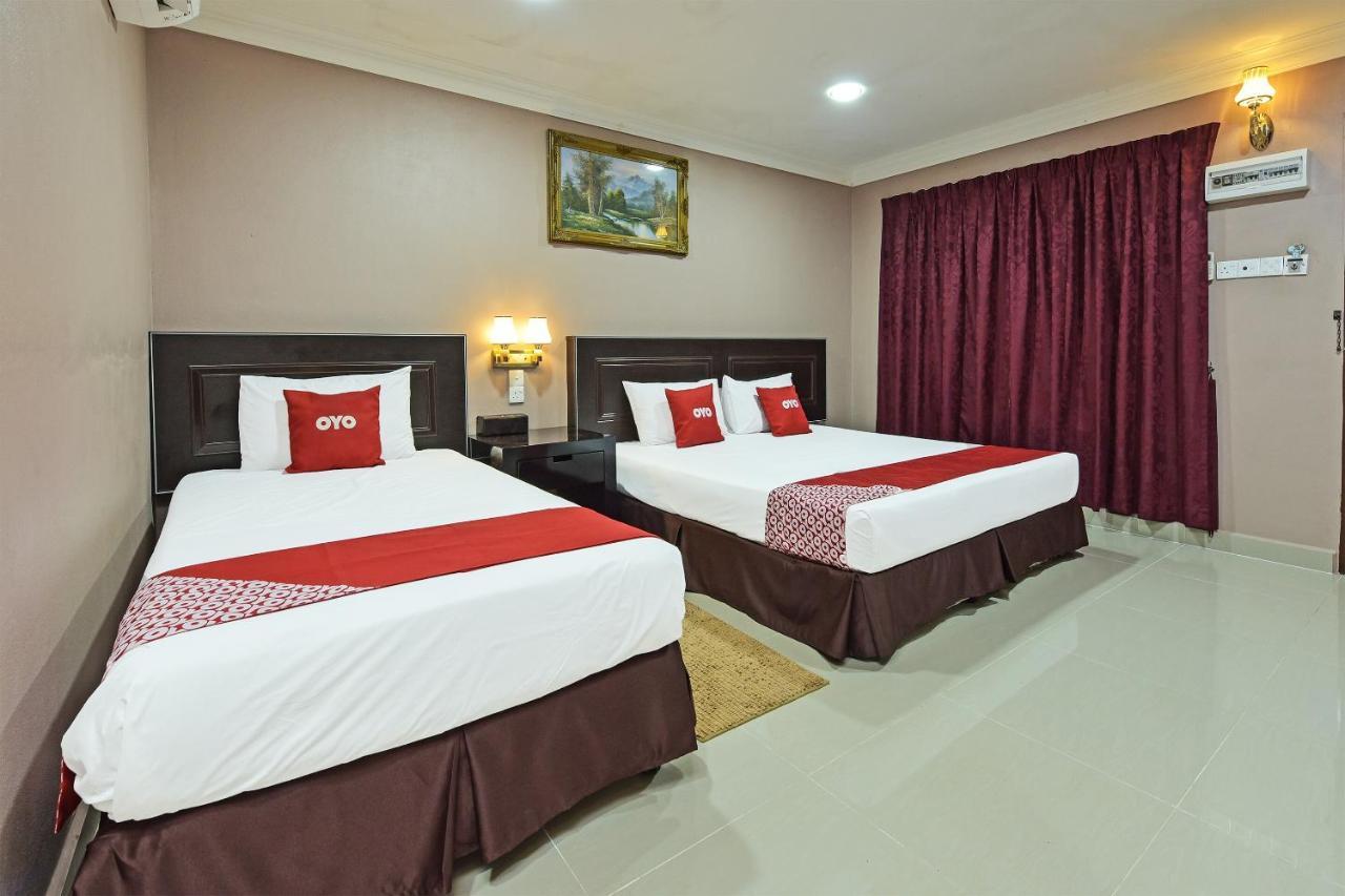 Oyo 90642 Twin Mutiara Chalet & Homestay Jeli Bagian luar foto