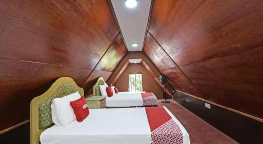 Oyo 90642 Twin Mutiara Chalet & Homestay Jeli Bagian luar foto