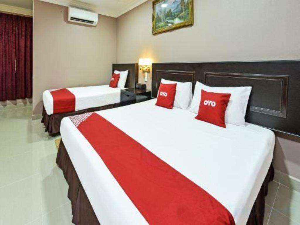 Oyo 90642 Twin Mutiara Chalet & Homestay Jeli Bagian luar foto